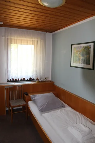 Zimmer mit eigenem Bad, Pension Danhof Schifferstadt