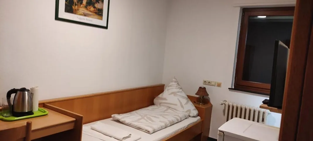 Zimmer mit eigenem Bad, Pension Danhof Schifferstadt